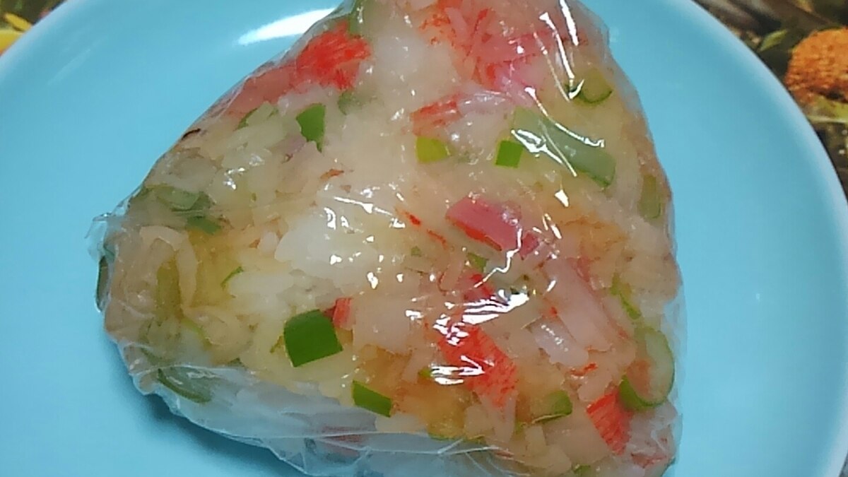 たらこ入り 蟹カマと小ネギ炒めのおにぎり レシピ 作り方 By ミニー7015 楽天レシピ たらこ入り 蟹カマと小ネギ炒めのおにぎり レシピ 作り方 By ミニー7015 楽天レシピ